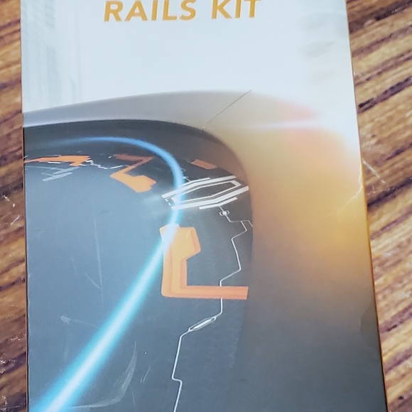 Anki OVERDRIVE Starter Kit new in box with extras !!!! - Picture 6 of 6